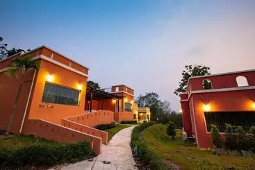 Leaves Valley Resort