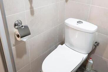 Pension (Hôtel basse catégorie) домик у реки куры