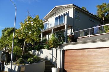 Pensió Waterfront Bliss