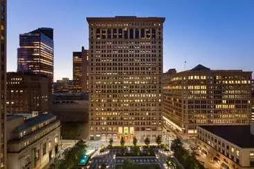 فندق Embassy Suites By Hilton Pittsburgh Downtown