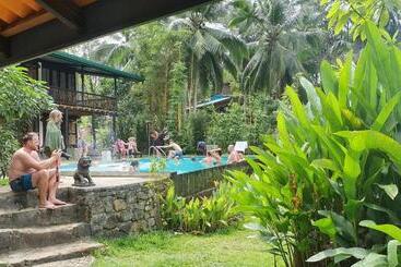 فندق Sinharaja Forest Edge