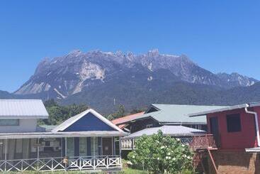 Hotel Ceaser's Place