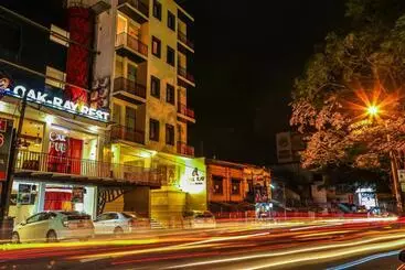 هتل Oak Ray City