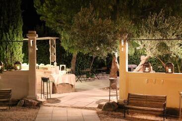 קוטג'' Relais In Contrada