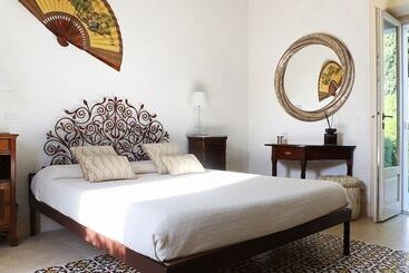 בית מלון כפרי Donna Coraly Country Boutique