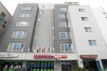 בית מלון כפרי Cj