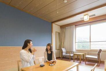 Szálloda Kyukamura Nyutoonsenkyo