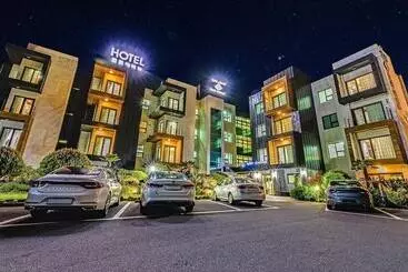 Port Avenue Hotel N Resort