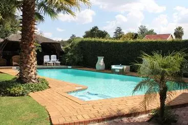 بنسيون Fin And Feather Guest Lodge