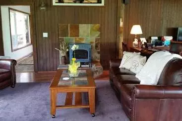 Volcano Acres Ranch B&b