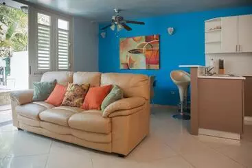 آپارتمان‌های توریست‌ها Wave Coast