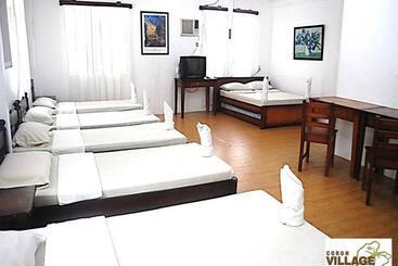 펜션 Coron Village Lodge