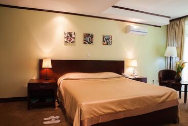 هتل Gorillas Volcanoes