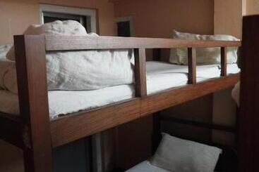 هتل Travelers Home