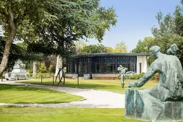 پانسیون Chateau Pape Clement