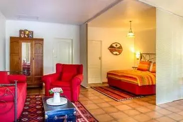 پانسیون Jacana Gardens Guest Lodge