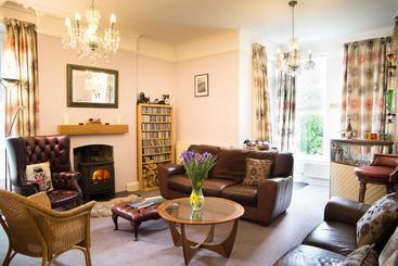 Bed and Breakfast Barnabas House