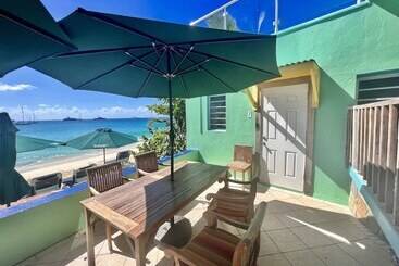 Azure Hotel And Art Studio