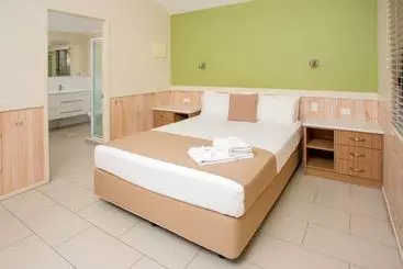 Отель Big4 Park Beach Holiday Park