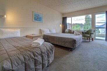 Lakeside Motel
