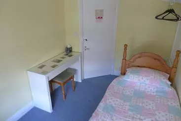 פנסיון Thorneyfield Guest House