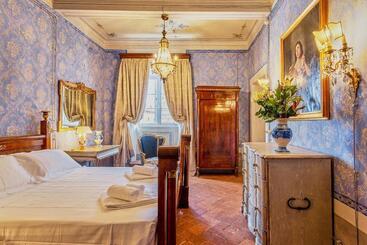 ベッドアンドブレックファースト Palazzo Nobile Di San Donato   Historic Experience