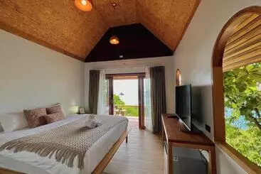 هتل Baan Talay Resort & Yoga