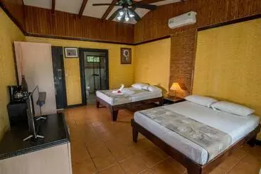 هتل Pacific Paradise Resort
