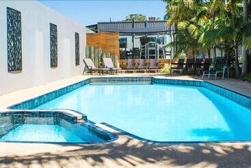 Peninsula Nelson Bay Motel And Serviced Apartments