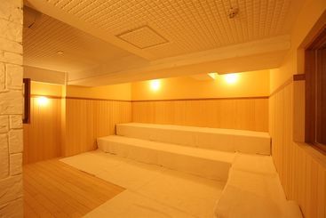 Sauna & Spa Hotel Avinel Fukuoka Caters To Men Hostel