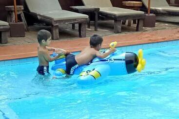 酒店 Baanpong Lodge