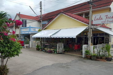 Hotelli Laila Food And Drink Guesthouse