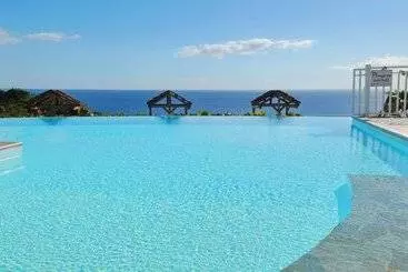 هتل Hôtel Village Pomme Cannelle 3 étoiles