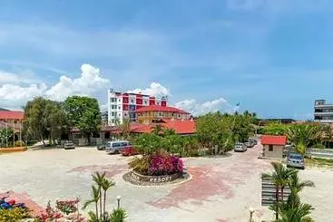 هتل Sandy Beach Resort Langkawi