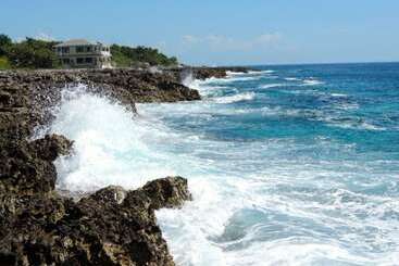 پانسیون Tingalaya's Retreat