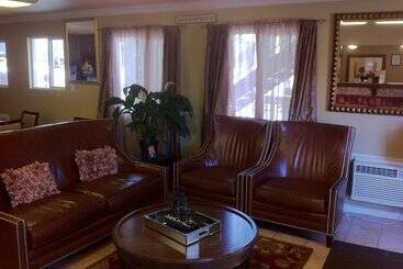 酒店 1st Interstate Inn