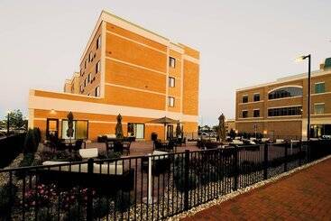 בית מלון כפרי Courtyard Bay City