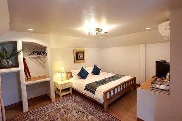 Hotel Eoutfitting Pai Resort