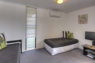 מלון דירות Maroochy River Bungalows