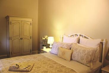 膳宿费 Wooleen Station