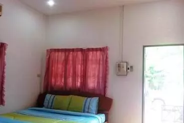 渡假胜地  Baan Rim Lay Lipa Noi