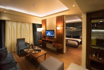 هتل آپارتمان Gems