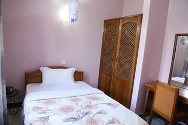 Отель Clouds View