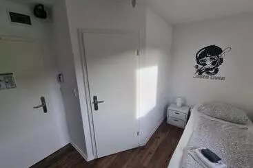 Hotelli Pension Zur Sonne 24/7