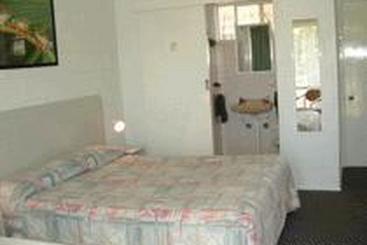 Bermuda Breezes Motel