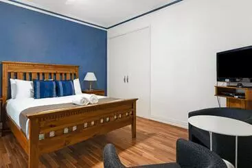 Hotel Inn The Tuarts Guest Lodge