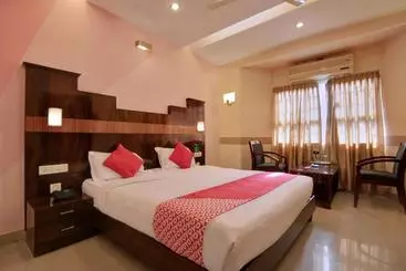 Hotel Oyo Premium Mysore Railway Station