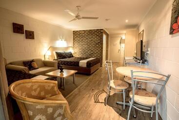 호텔 Pialba Motor Inn