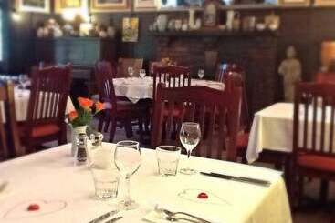 Hotel The Chalet Guesthouse And Studio