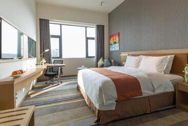 בית מלון כפרי Holiday Inn Express Chengdu Huanhuaxi, An Ihg